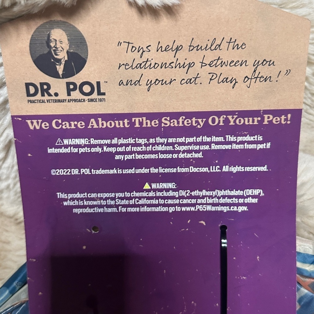 NEW Dr. Pol. Day on the Farm Cat Tunnel with Bonus Hanging Ball 36 in x 9.5 in - Picture 6 of 7